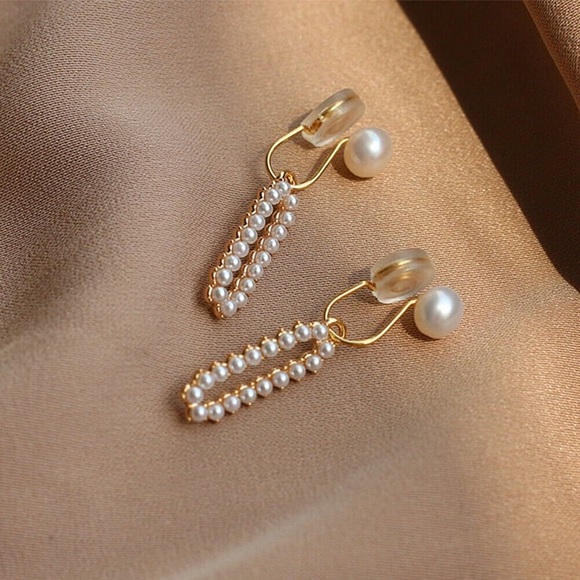 NEW Pearl Drop Clip On Earrings Paper Clip Gold - Picture 3 of 3